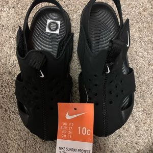 Nike Toddler Sandals Size 10
